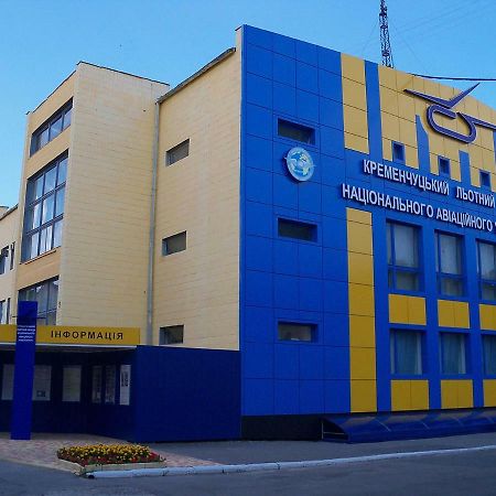 Апартаменты На Победы 25 Krementjuk Exteriör bild