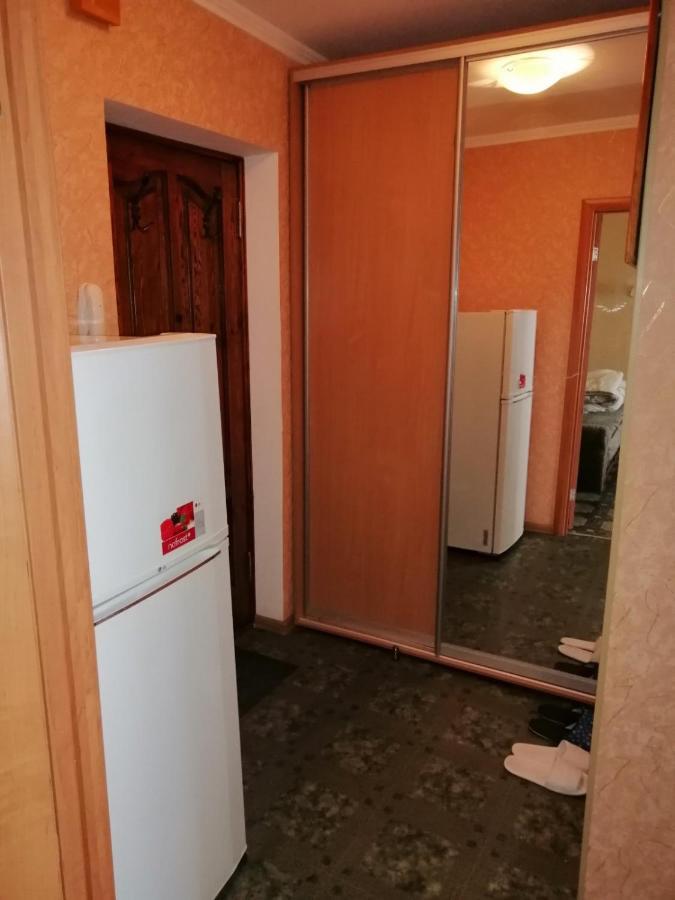 Апартаменты На Победы 25 Krementjuk Exteriör bild